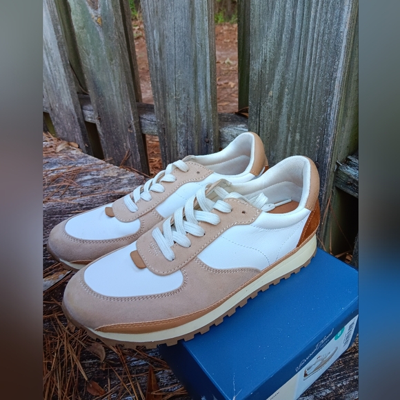 Universal Thread- Maria Sneakers in Brown - Picture 3 of 8